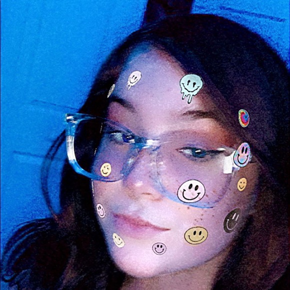 Meet your Posher, Olivia - Picture 1 of 1